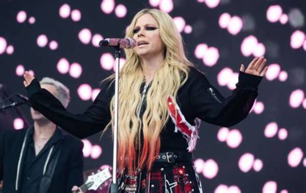 Avril Lavigne 2024: a New Era for the Pop Punk Queen