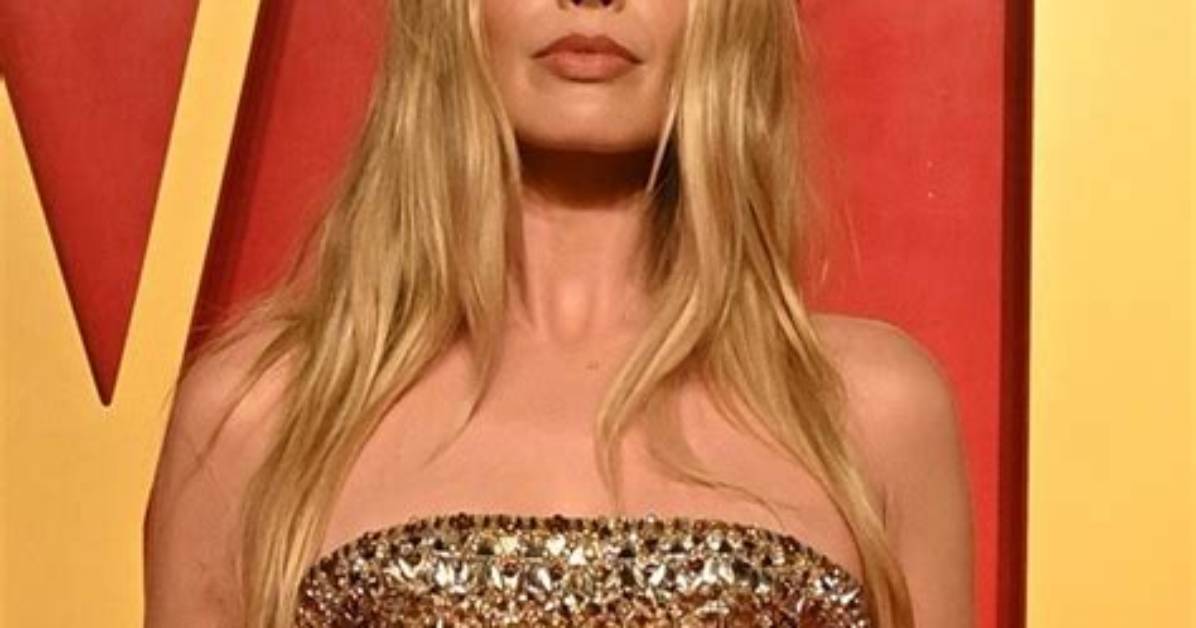 Captivating Curves: Margot Robbie's Thighs Steal the Spotlight