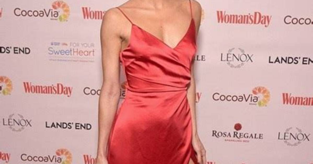 Celebrities Body Measurements - Annalynne Mccord - Height, Weight, Bra Size, Shoe Size, More
