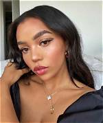 Daphne Blunt Height, Weight, Net Worth, Age, Birthday, Wikipedia, Who, Instagram, Biography