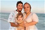 Demystifying Elizabeth Johnston's Daughter: Exploring the Truth Behind the Dwarfism Rumors