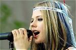 Discovering Avril Lavigne at Age 16: the Rise of a Pop Punk Icon