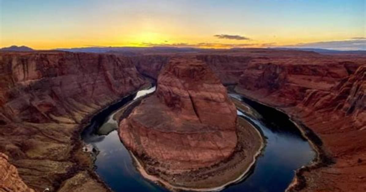 Discovering the Enigmatic Beauty of Horseshoe Bend