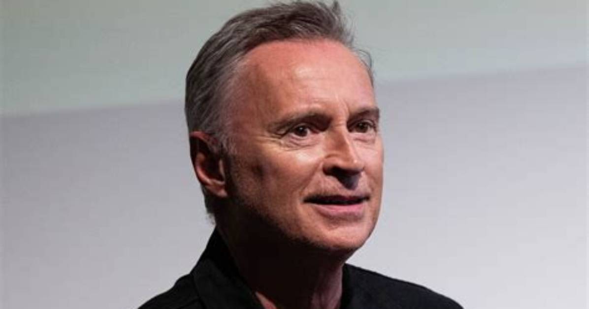Discovering the Height of Robert Carlyle: a Closer Look