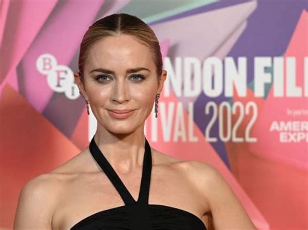 Discovering the Life of Emily Blunt's Son: a Glimpse into Family and Fame