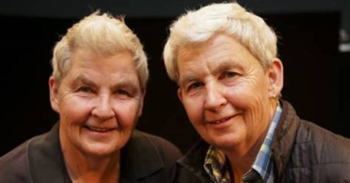 Does Lynda Topp of Topp Twins Have Cancer? Nz Singer Health Update 2022