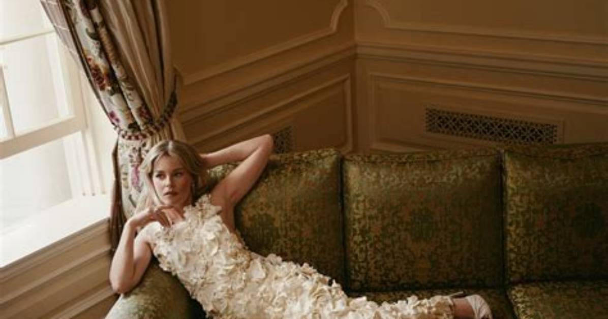 Elizabeth Banks's Steamiest Photoshoot Moments