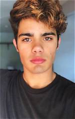 Emery Kelly Height, Weight, Net Worth, Age, Birthday, Wikipedia, Who, Nationality, Biography