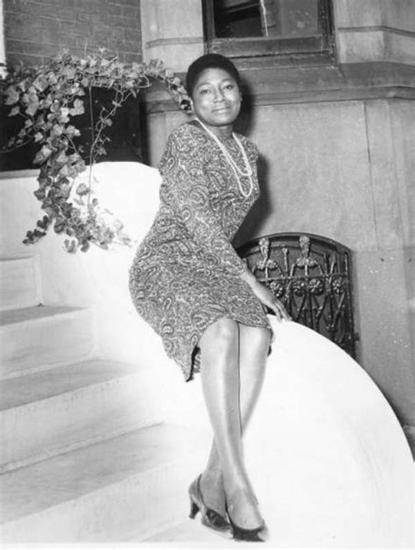 Esther Rolle: the Trailblazing Star of Stage and Screen