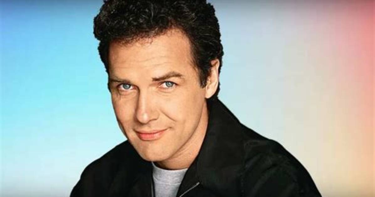 Exploring Norm Macdonald's Relationships: a Journey Through His Life