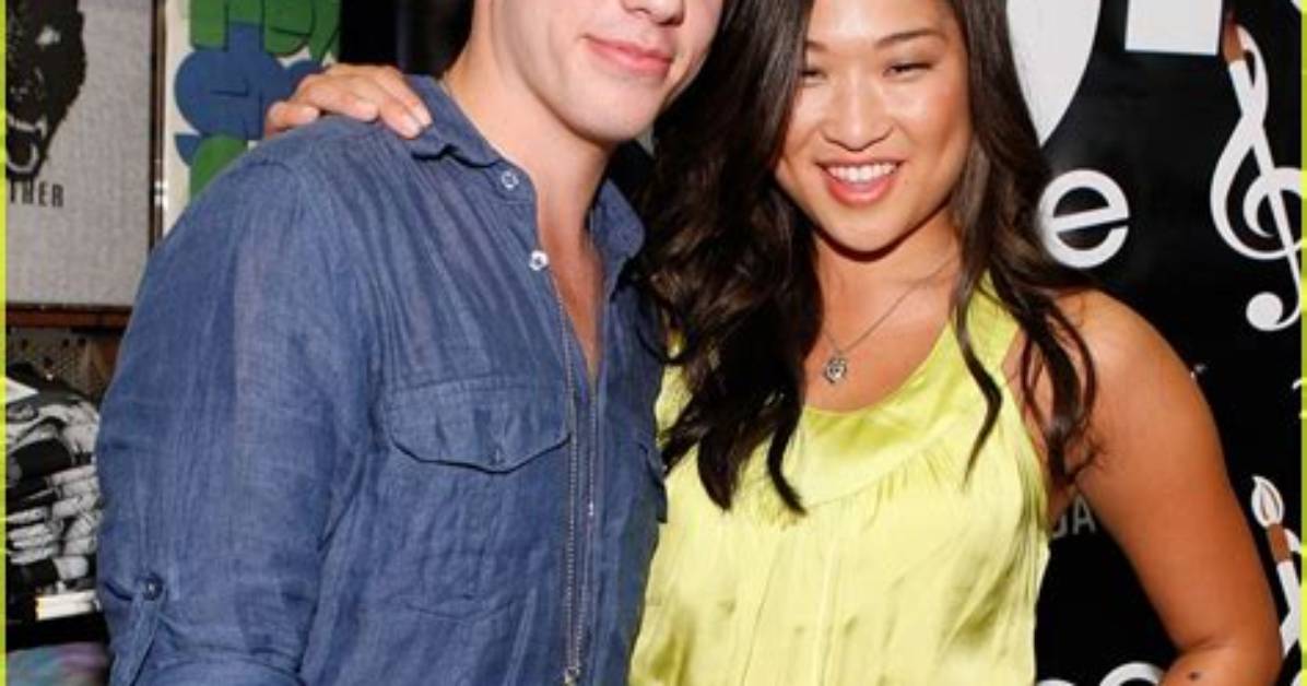 ‘Glee’ ‘S Kevin Mchale and Jenna Ushkowitz Dish on Strip Clubbing and Breathalyzer Testing Behind the Scenes
