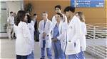 ‘Grey’s Anatomy’ Season 19 Premiere Recap: Meredith’s Ex Returns and the New Intern Class Arrives