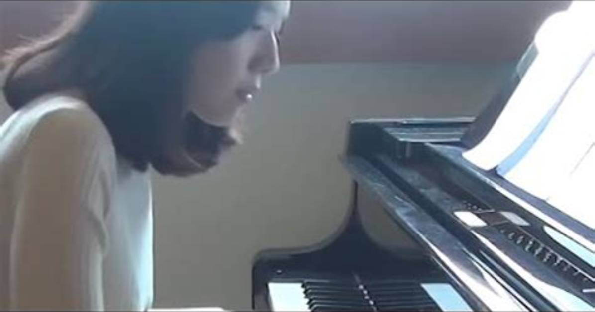 Has Pan Piano Done Face Reveal? Artist Has a Beautiful Face & Simple Looks
