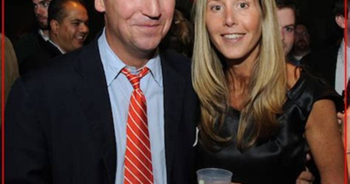 How Long Has Tucker Carlson Been Married: a Timeline of His Marriage