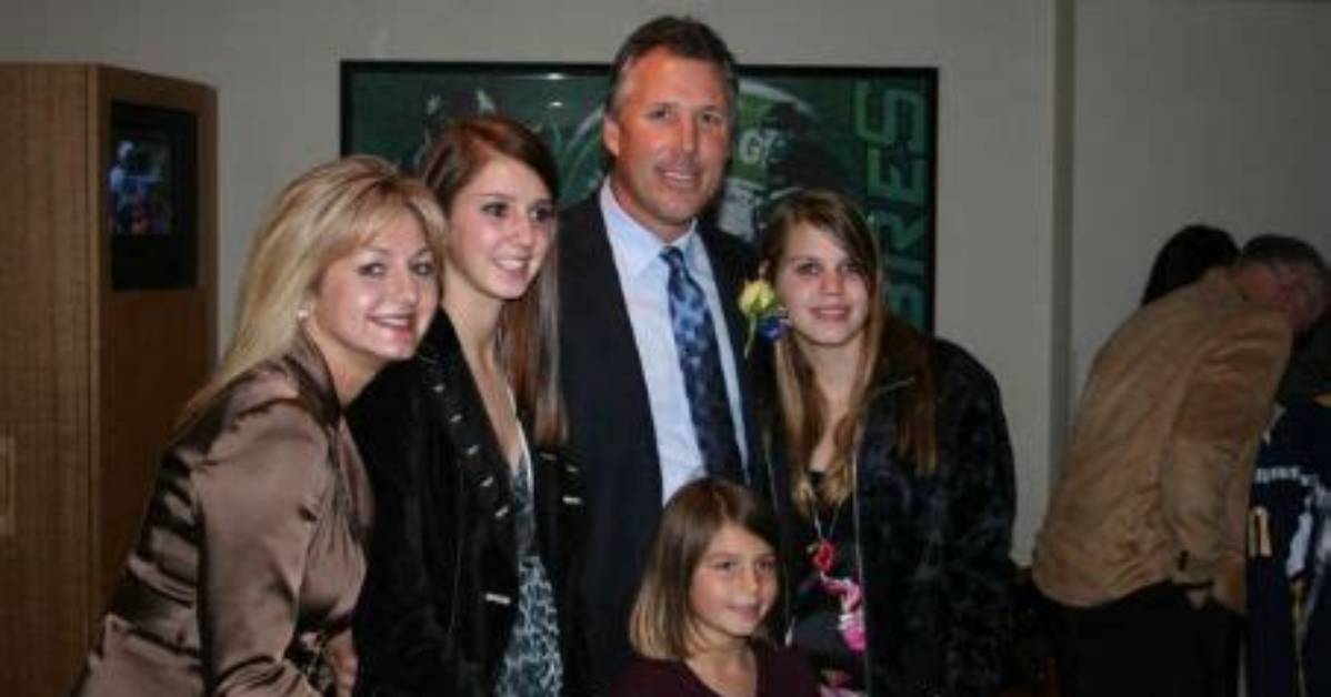 How Old Is Dave Andreychuk Wife? Meet Sue Andreychuk on Instagram