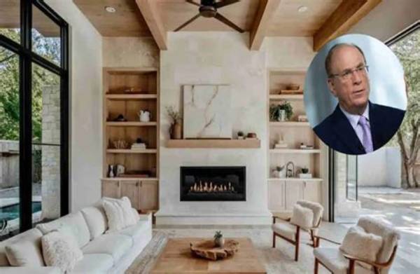 Inside the Lives of Larry Fink's Children