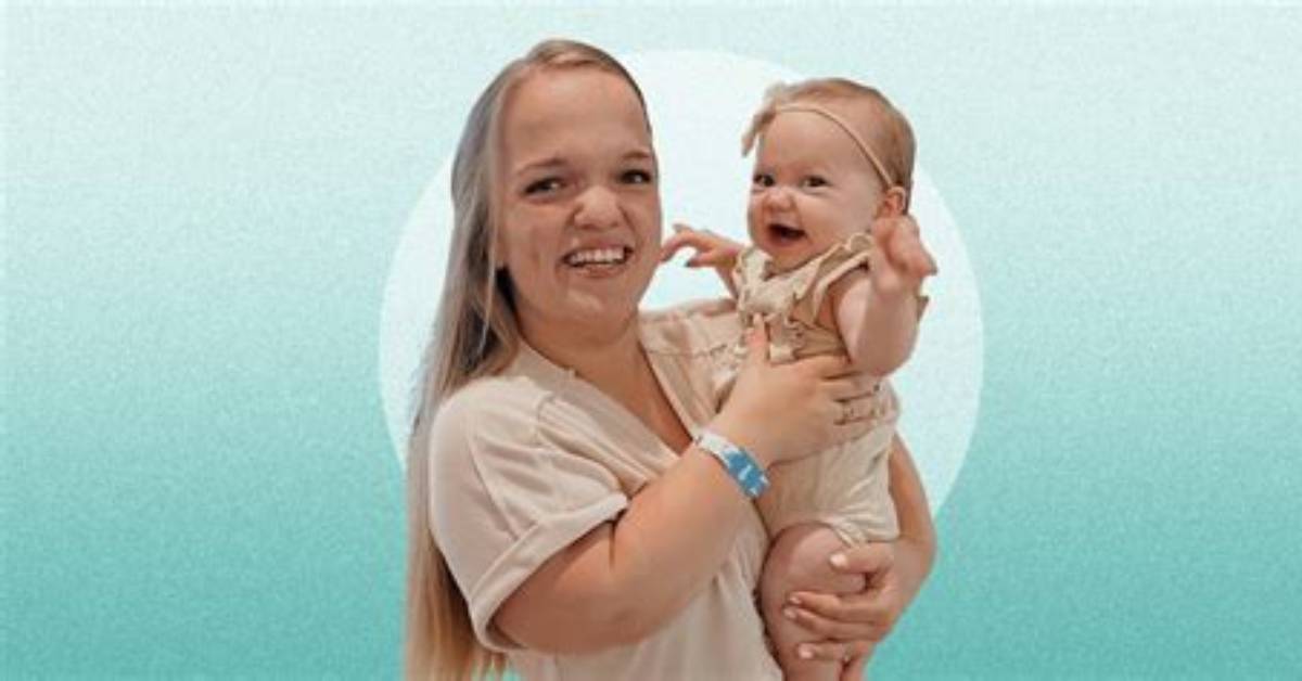 Is Elizabeth Johnston's Baby Average Size: Get the Facts Here