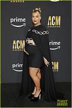 Is Lainey Wilson Pregnant in 2023? Who Is Lainey Wilson?
