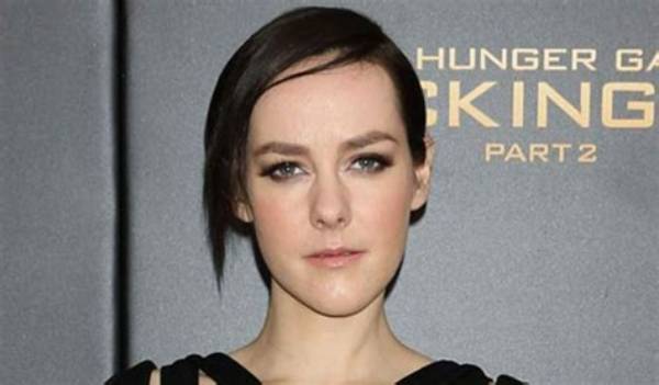 Jena Malone's Height: the Actress's Stature Unveiled