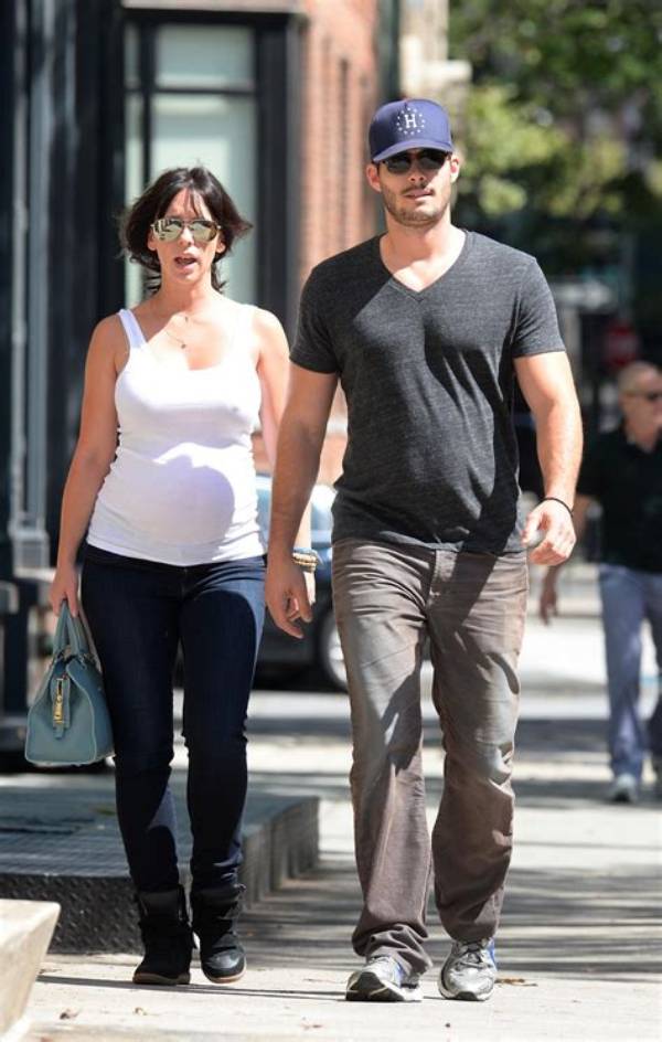 Jennifer Love Hewitt: Still Married? Exploring Her Relationship Status