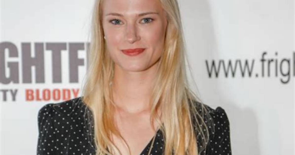 Jessica Madsen Height, Weight, Net Worth, Age, Birthday, Wikipedia, Who, Instagram, Biography