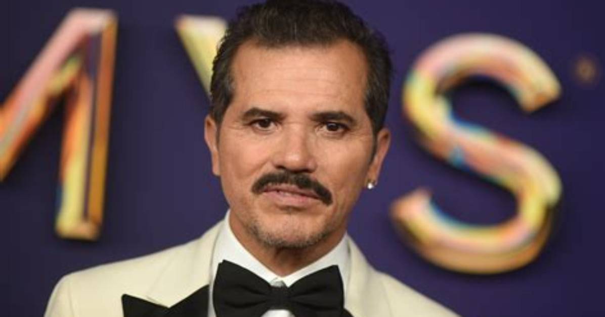 John Leguizamo Makes Exquisite Appearance on Oscars & Fans Wonder How Much He Has Made Through Movies