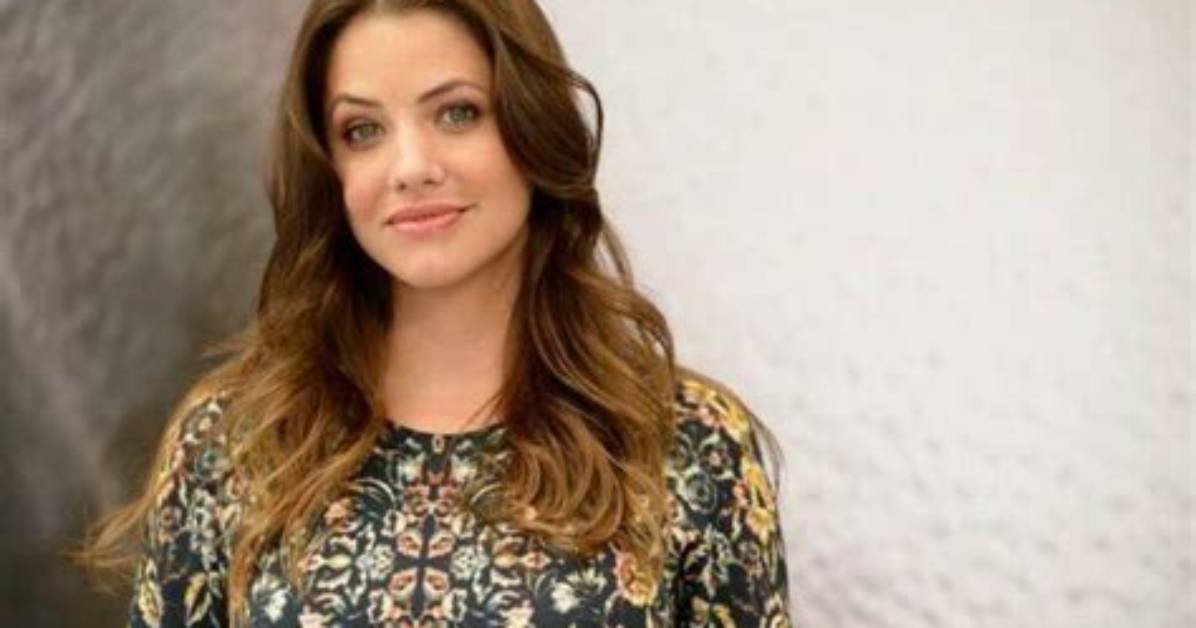 Julie Gonzalo Height, Weight, Net Worth, Age, Birthday, Wikipedia, Who, Instagram, Biography