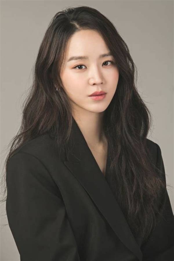 Korean Actress Shin Hye Sun: a Rising Star in the Entertainment Industry