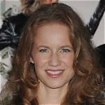 Laura Cayouette Height, Weight, Net Worth, Age, Birthday, Wikipedia, Who, Nationality, Biography