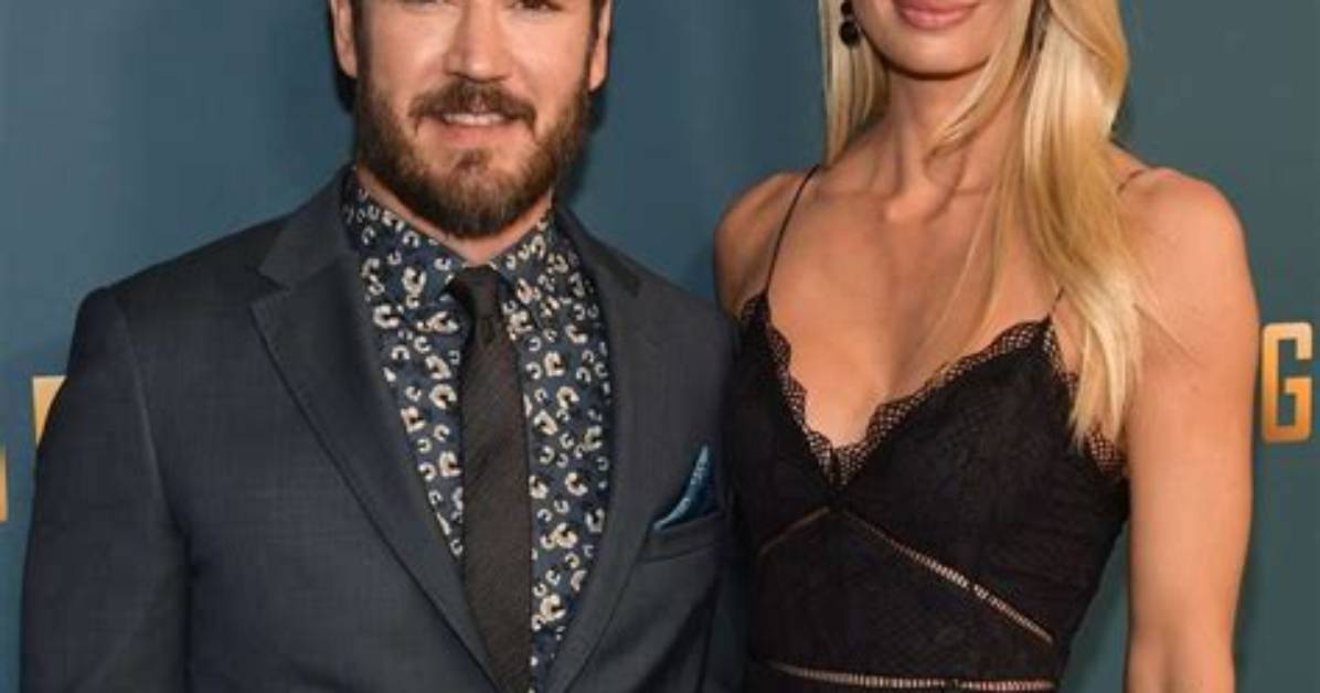 Learn About Mark-Paul Gosselaar's Spouse and Personal Life