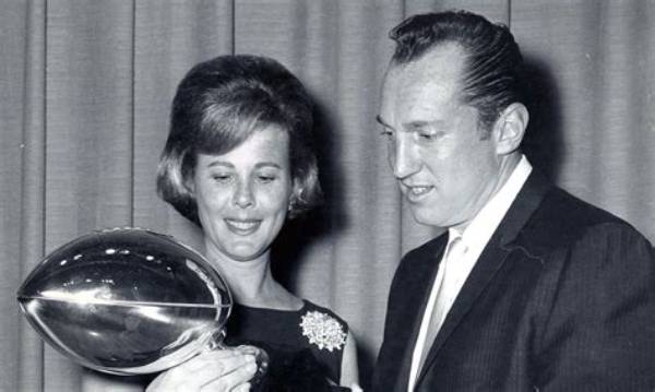 Mark Davis' Wife: Raiders' First Lady Stands by Her Man