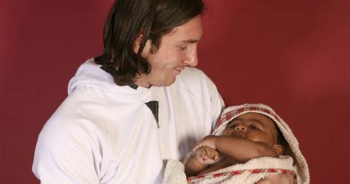Messi's Adorable Moment with Baby Jamal | Unforgettable Encounter
