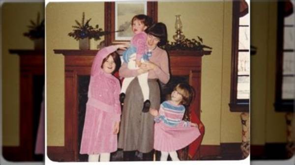 Mitch Mcconnell's Daughters: a Closer Look at Their Lives and Influence