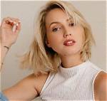 Molly Mccook Height, Weight, Net Worth, Age, Birthday, Wikipedia, Who, Nationality, Biography