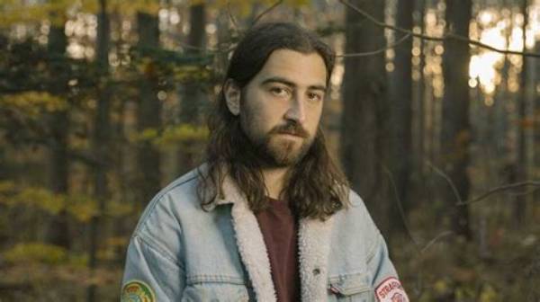 Noah Kahan's Romantic Journey: Unveiling His Dating Life
