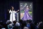 Oprah Winfrey's Stature: Unveiling Her Height in Spotlight
