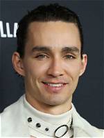 Robert Sheehan's Impressive Height: an Overview