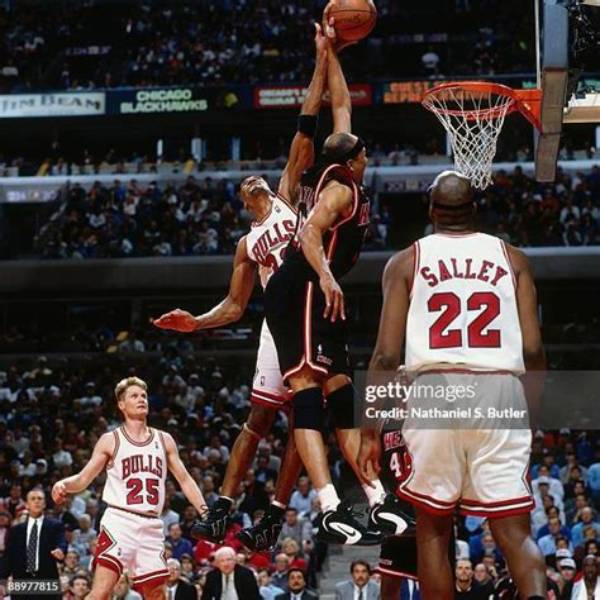 Scottie Pippen's Iconic Blocks: the Defensive Legacy of a Basketball Legend