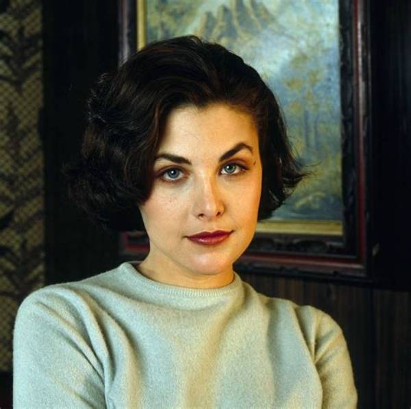 Sherilyn Fenn: a Journey Through Her Relationships