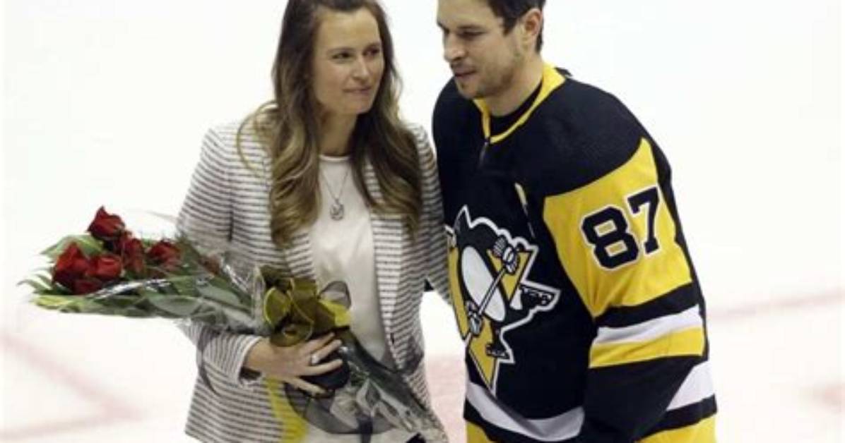 Sidney Crosby Is Not Married to Wife. Dating a Girlfriend: Kathy Leutner