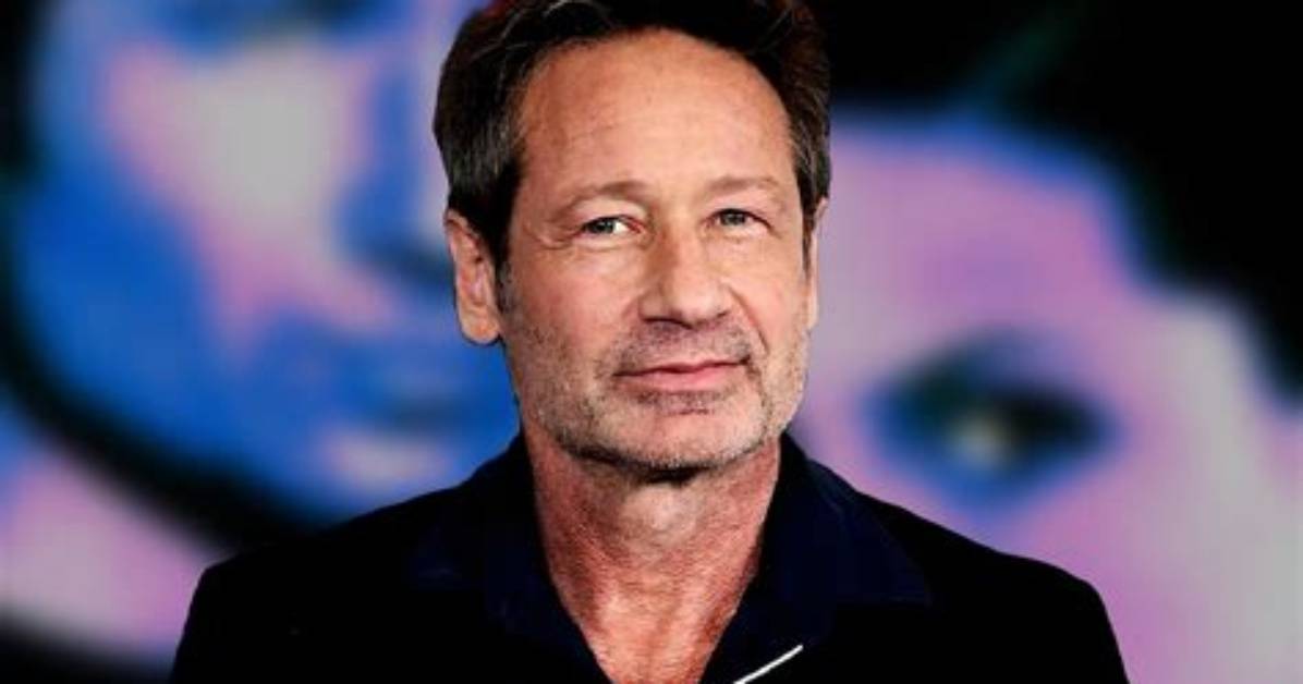 Splashes of Fame: David Duchovny Swimming