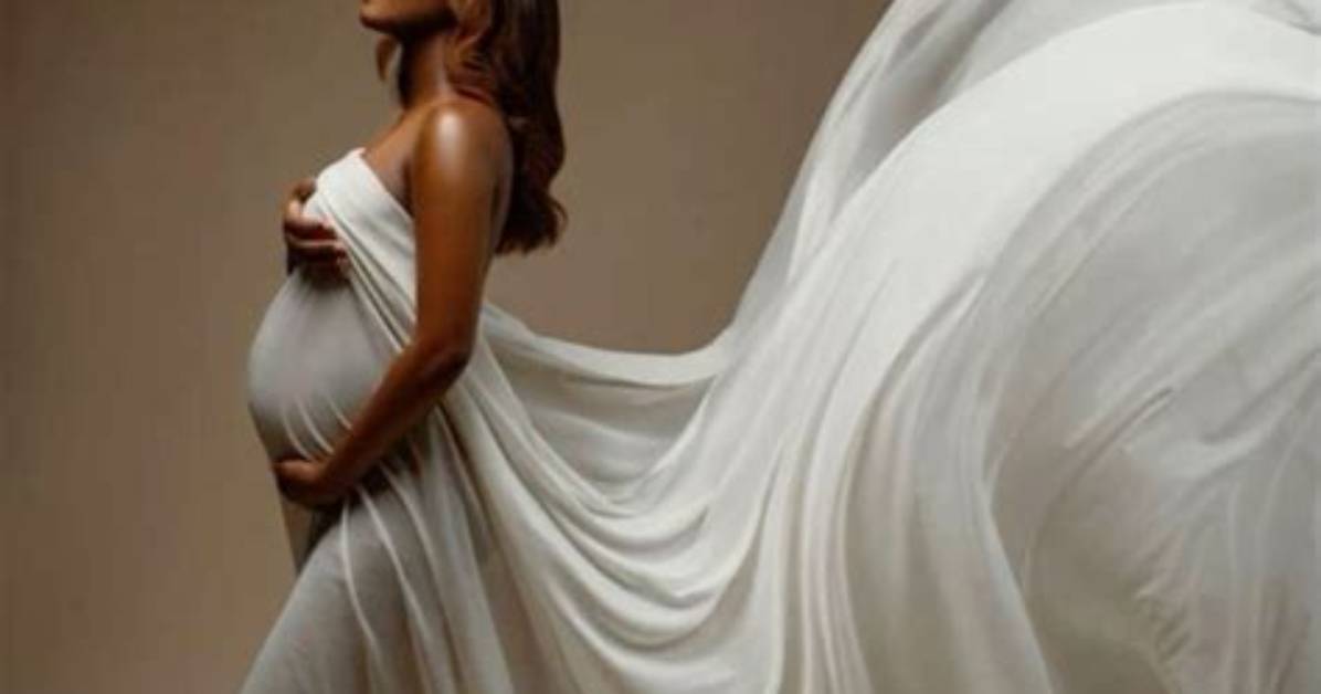 Stunning Pregnancy Photoshoot: Noa Argamani Captivates