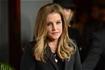 Uncover the Secrets Behind Lisa Marie Presley's Height