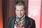 Uncovering Val Kilmer's Marital Status: Who Holds His Heart Today?