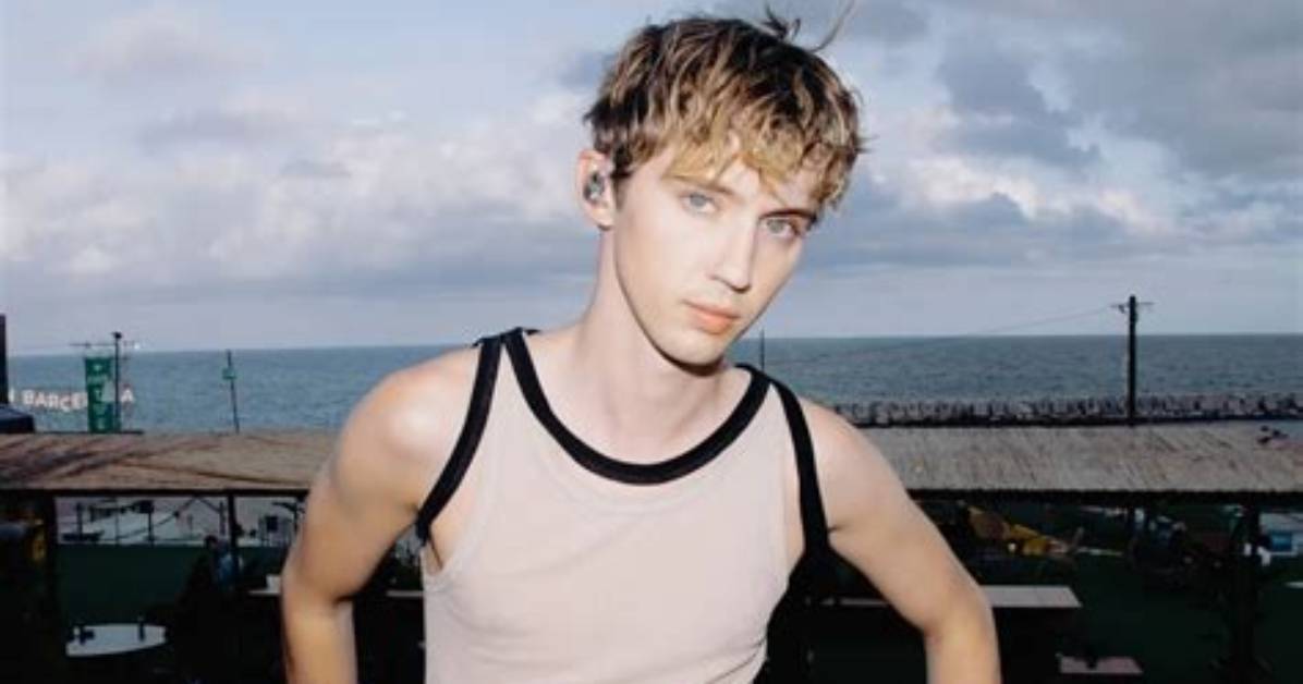 Unlocking Troye Sivan's Physical Attributes: Height and Weight Revealed