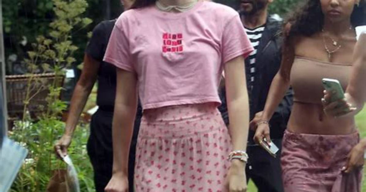 Unmasking the Mystery: Why Violet Affleck Wears a Mask