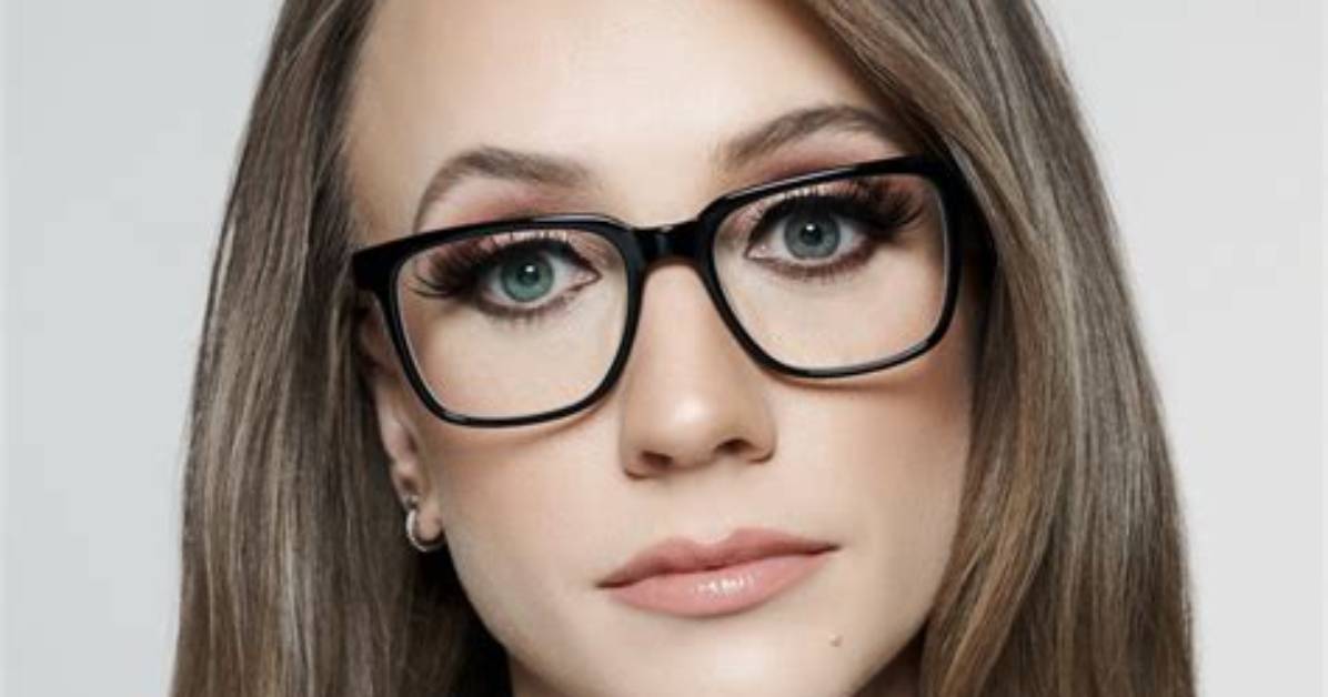 Unraveling the Beauty of Kat Timpf's Legs