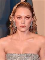 Unveiling the Age of Maika Monroe: a Rising Star in Hollywood