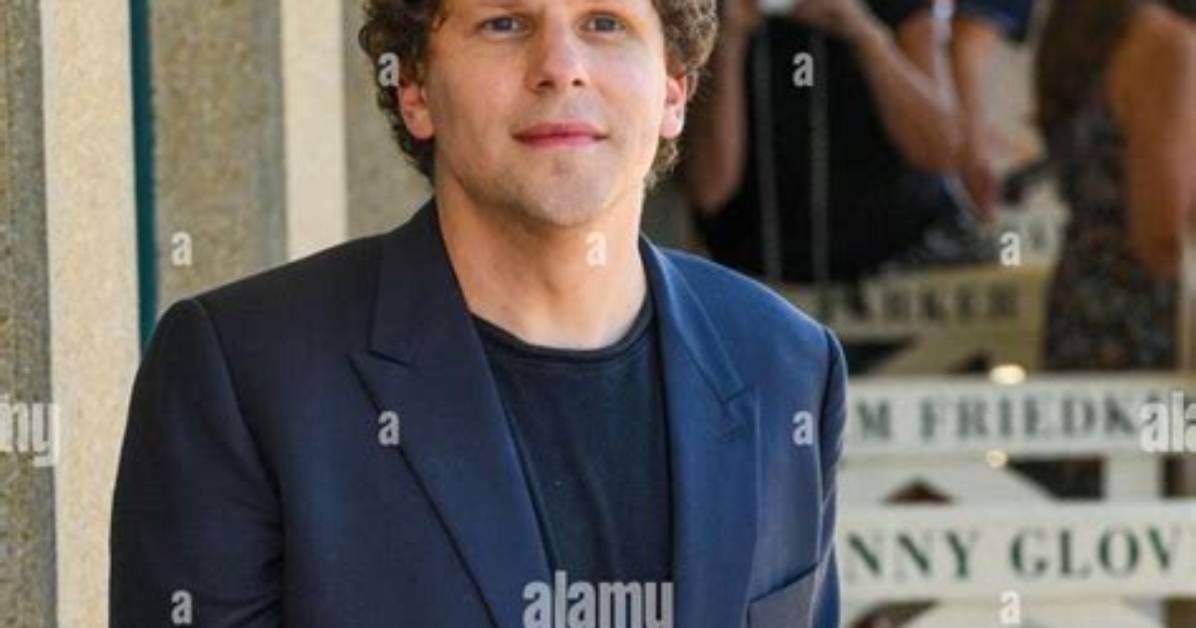 Unveiling the Cinematic Synergy of Jesse Eisenberg and Anna Strout