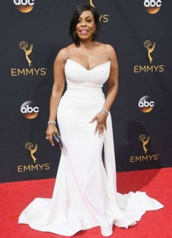 Unveiling the Height of Niecy Nash: How Tall Is She Really?